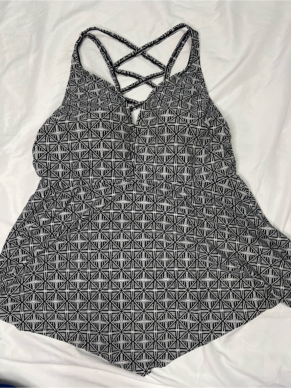 Ava & Viv Black White Geometric Criss Cross Back Tankini Top 18W - Picture 10 of 11
